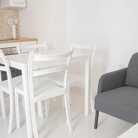 Dimora Cardone By In Puglia Service Apartment *